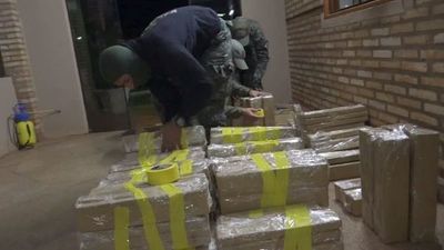 FTC incauta camioneta cargada de marihuana y detiene a dos personas