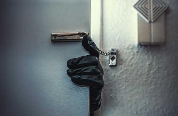 Entró borracho a robar en una casa y quiso escapar de la policía en una bicicleta estática - SNT