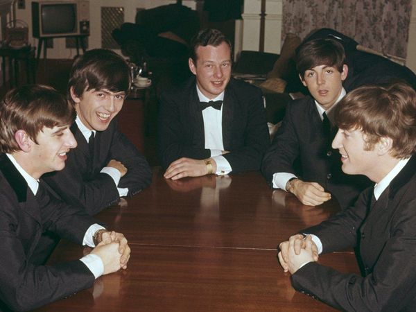 El agente que descubrió a The Beatles tendrá su película
