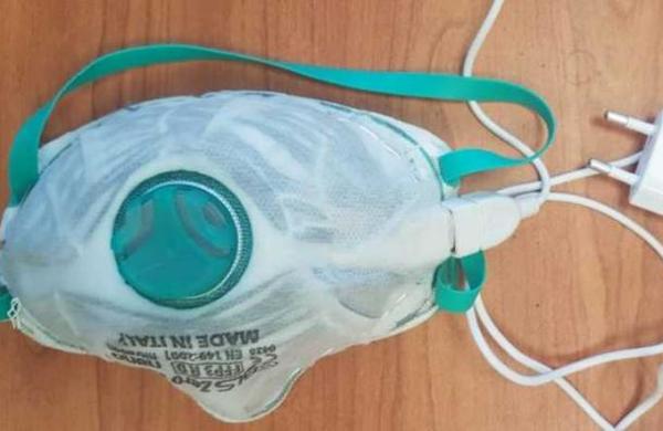 Esta mascarilla se autodesinfecta con un cargador de celular - C9N