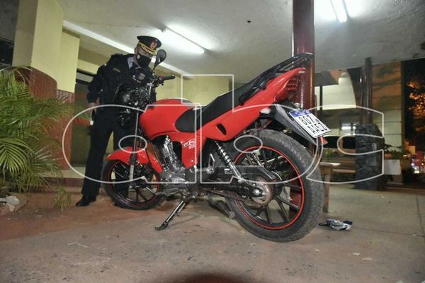 Detienen a un hombre luego de tratar robar por segunda vez una moto - Nacionales - ABC Color