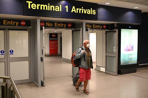 Inglaterra levanta la cuarentena para viajeros procedentes de 50 países - Mundo - ABC Color