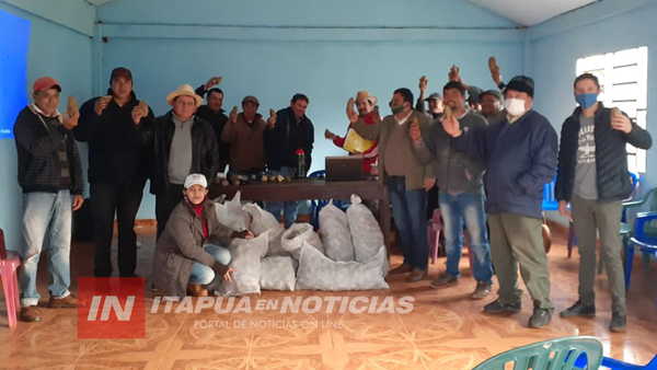 ENTREGA DE SEMILLA DE PAPAS EN SAN COSME Y DAMIÁN.