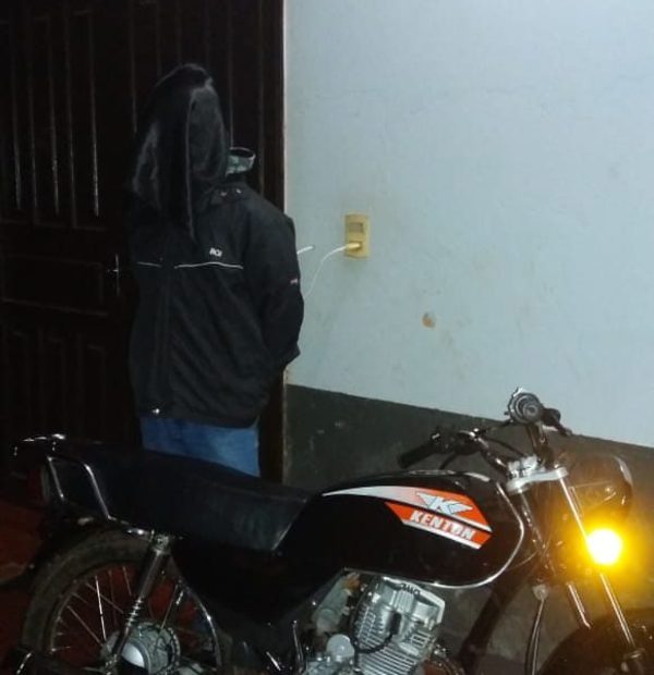 Cae detenido ladrón de motocicleta tras una persecución policial en zona de Caaguazú – Diario TNPRESS