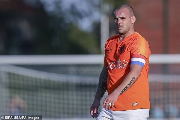 HOY / Sneijder se plantea volver a jugar al fútbol con el Utrecht