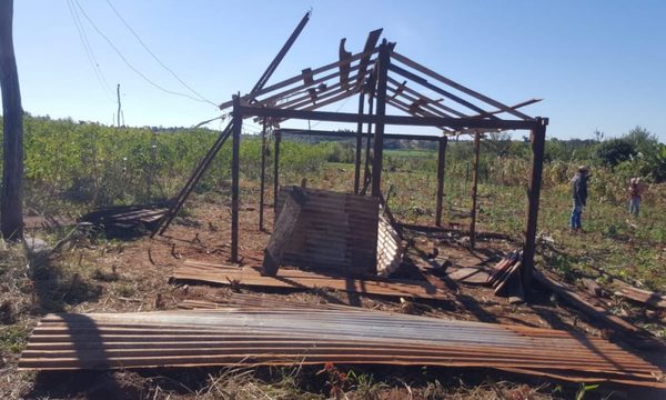 Denuncian invasión de inmueble en Tavapy