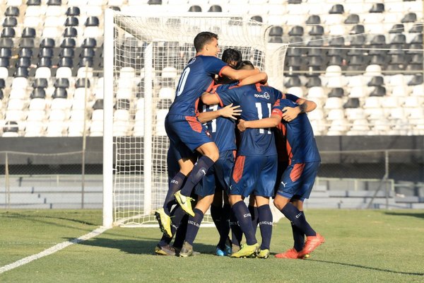 Cerro pone a 10 jugadores en aislamiento