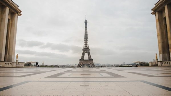 Franceses volverán al cine y a practicar deporte de equipo a partir del lunes