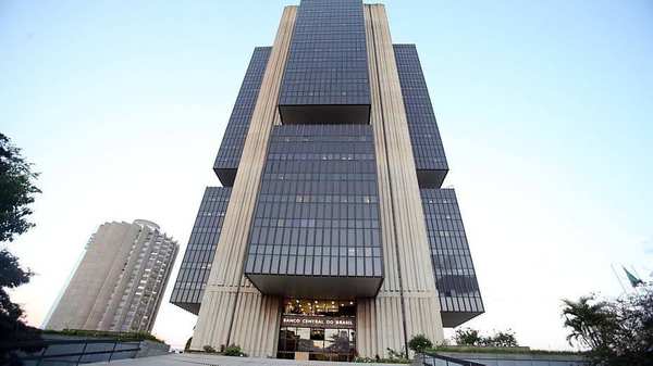 Banco Central de Brasil recorta su tasa básica a un nuevo mínimo histórico de 2,25%