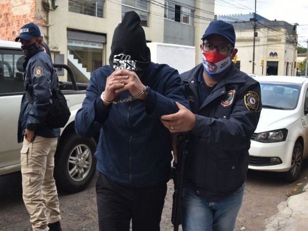 DECRETAN PRISIÓN PARA EX DIRECTOR DE TACUMBÚ