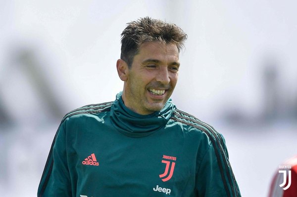 Gianluigi Buffon va por un gran récord del fútbol italiano