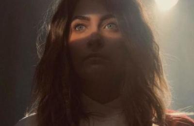 Piden censurar la película en la que Paris Jackson interpreta Jesús - SNT