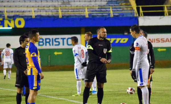 HOY / Volvió el fútbol y lo hizo con empate en el Feliciano Cáceres