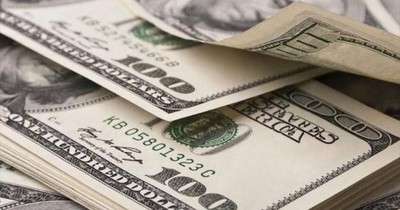 Persistente demanda hostiga al dólar