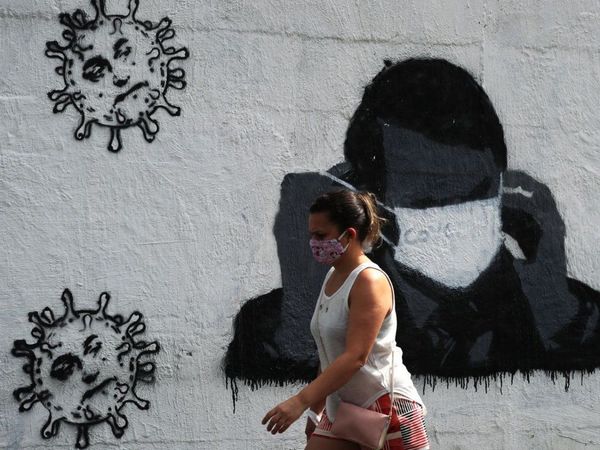 Bolsonaro veta  uso obligatorio de mascarillas en  espacios públicos