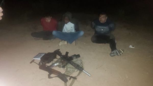 Tres brasileños armados con fusiles fueron presos en Bella Vista