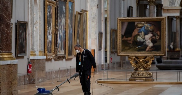 El museo del Louvre reabre el lunes en modo COVID-19