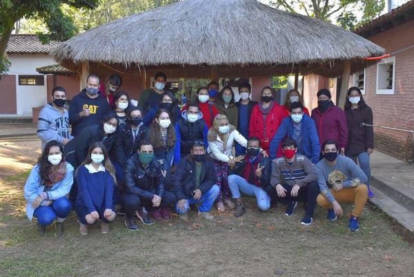 Unos 30 compatriotas abandonan albergue en Villarrica tras cumplir la cuarentena - Nacionales - ABC Color