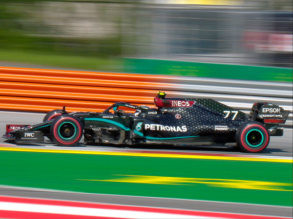'Pole' para Valtteri Bottas en la primera carrera de la temporada