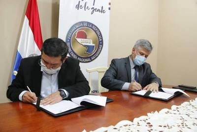 Gobernación de Boquerón y SENAD firman convenio para lucha contra drogadicción