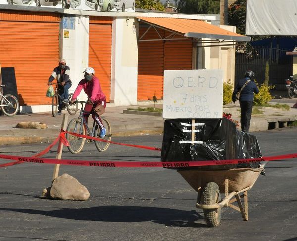 Un ataúd en la calle, el drama en Bolivia por la saturación de un cementerio - Mundo - ABC Color