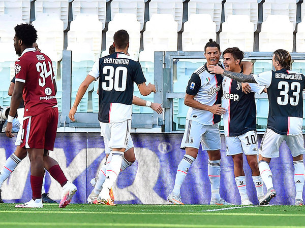 Juventus se adueña del derbi de Turín