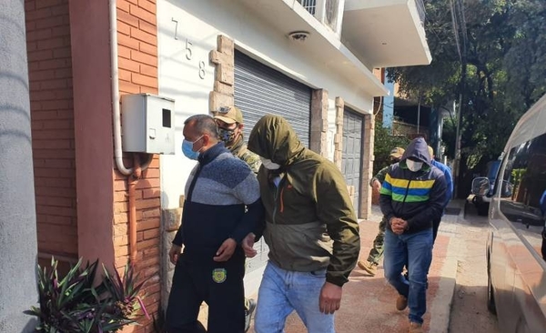 HOY / Dos militares y un policía detenidos con armas en Luque fueron imputados
