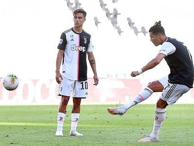 Cristiano y su primer gol de tiro libre en la Juventus