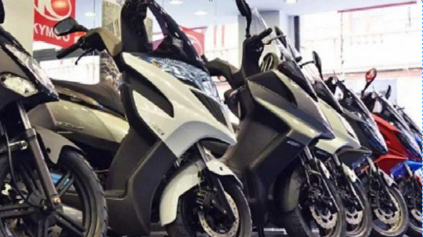Devuelven sus motos por quedar sin trabajo