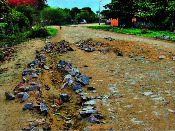 Adjudicaron empedrado por doble de valor y lo justifican