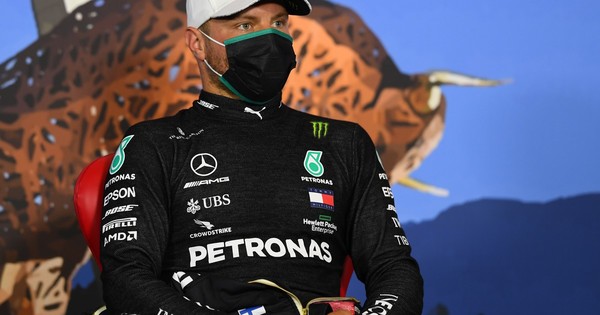 Valtteri Bottas “roba” a Hamilton la pole
