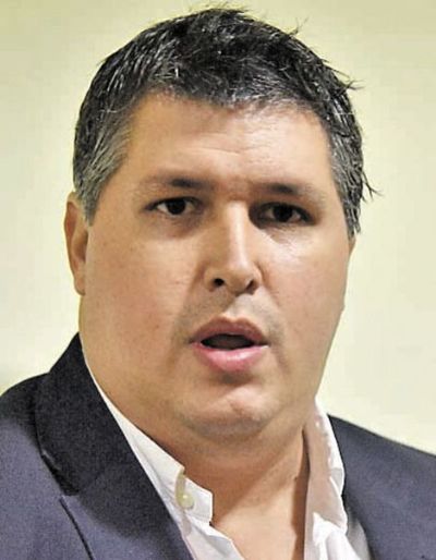 Diputado investigado por desvío juzgará a intendentes - Política - ABC Color
