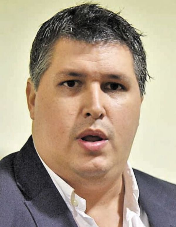 Diputado investigado por desvío juzgará a intendentes - Política - ABC Color