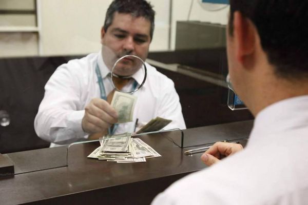 Habilitan bolsa de trabajo para bancarios cesados a causa de la cuarentena