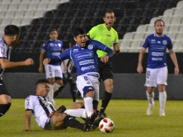 Libertad pierde en casa su primer amistoso