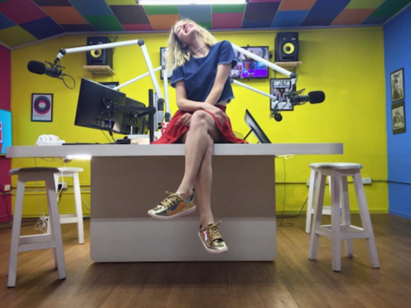 HOY / Mica Chamorro, una 'bicha de radio' que sueña con las estrellas: "Disfruto y vivo"