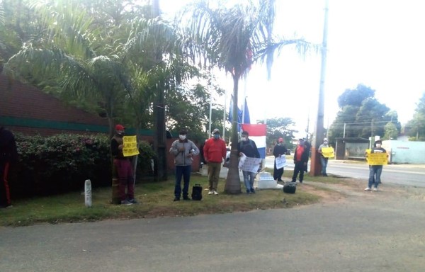 Sindicato del Asunción Golf Club pide volver a trabajar para sobrellevar la crisis - ADN Paraguayo