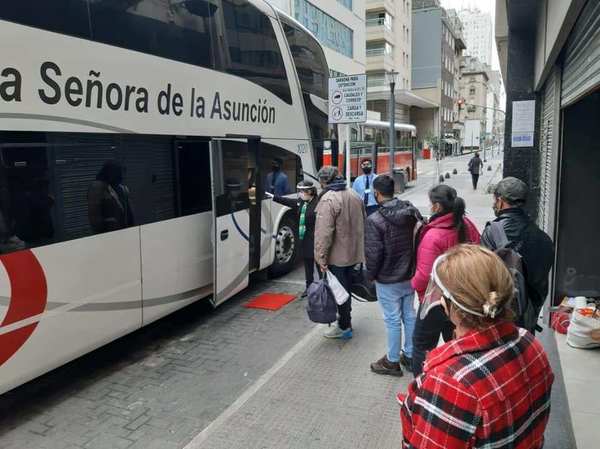 Más de 140 compatriotas que estaban varados en Argentina, regresan al país - ADN Paraguayo