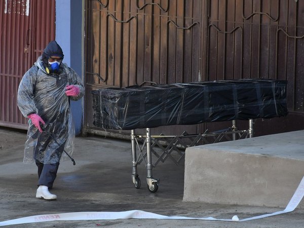 Bolivia: un hombre murió en la calle con síntomas de Covid y el cadáver quedó casi 20 horas hasta que lo retiraron » Ñanduti