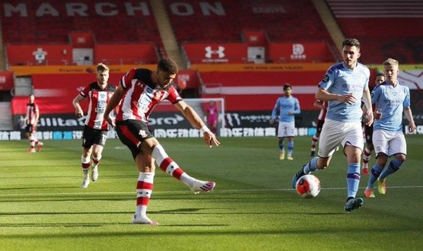 HOY / Southampton vence al City con un golazo desde 40 metros