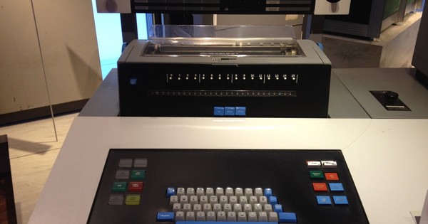 A medio siglo de la llegada de la primera computadora al país