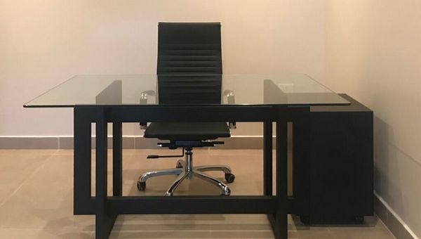 METDeco imprime un estilo industrial y minimalista en los muebles (pensados para el home office)