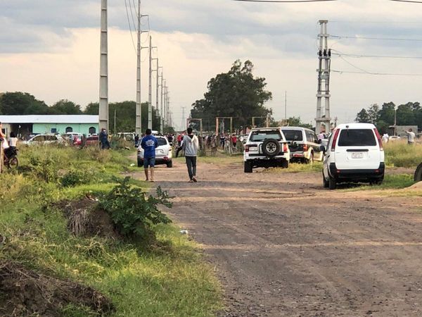 Realizaron una auto-carrera de caballos en Villa Hayes