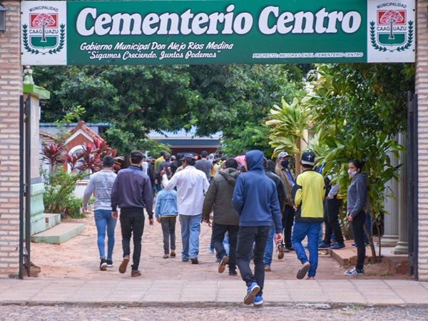 Qué locura: montonazo de gente acompañó un entierro