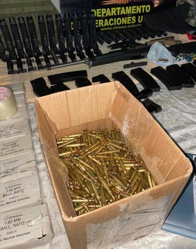 Armas incautadas en Luque eran para organizaciones criminales de frontera - Megacadena — Últimas Noticias de Paraguay