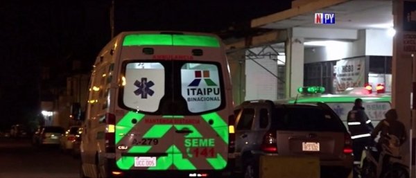 Motociclista fallece tras impactar contra un poste de luz | Noticias Paraguay