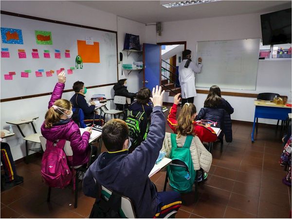 Uruguay, primer país latino que retorna a clases presenciales
