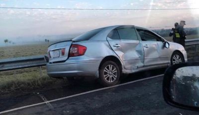 Mujer muere durante triple choque en Arroyito - Nacionales - ABC Color