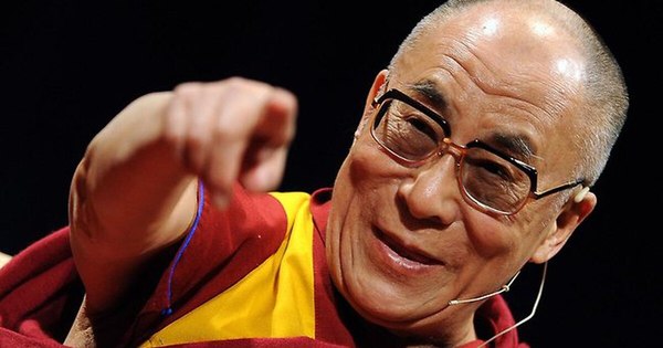 Para sus 85 años, el Dalái lama publica su primer álbum entre mantras, enseñanzas y música