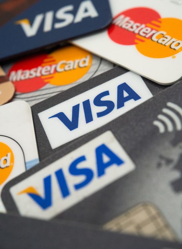 La mayoría de los bancos vuelve a postergar el pago mínimo de tarjetas de crédito - Nacionales - ABC Color